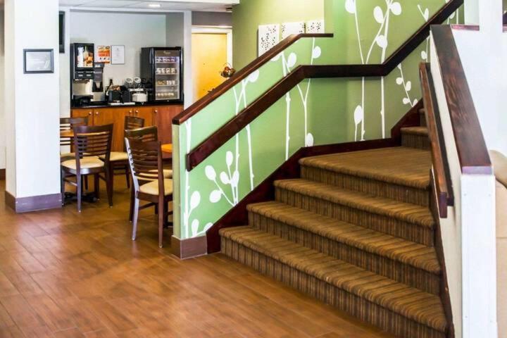 Sleep Inn Фредериксберг Экстерьер фото